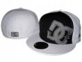 /products/gorra-dc-blanca-negra/
